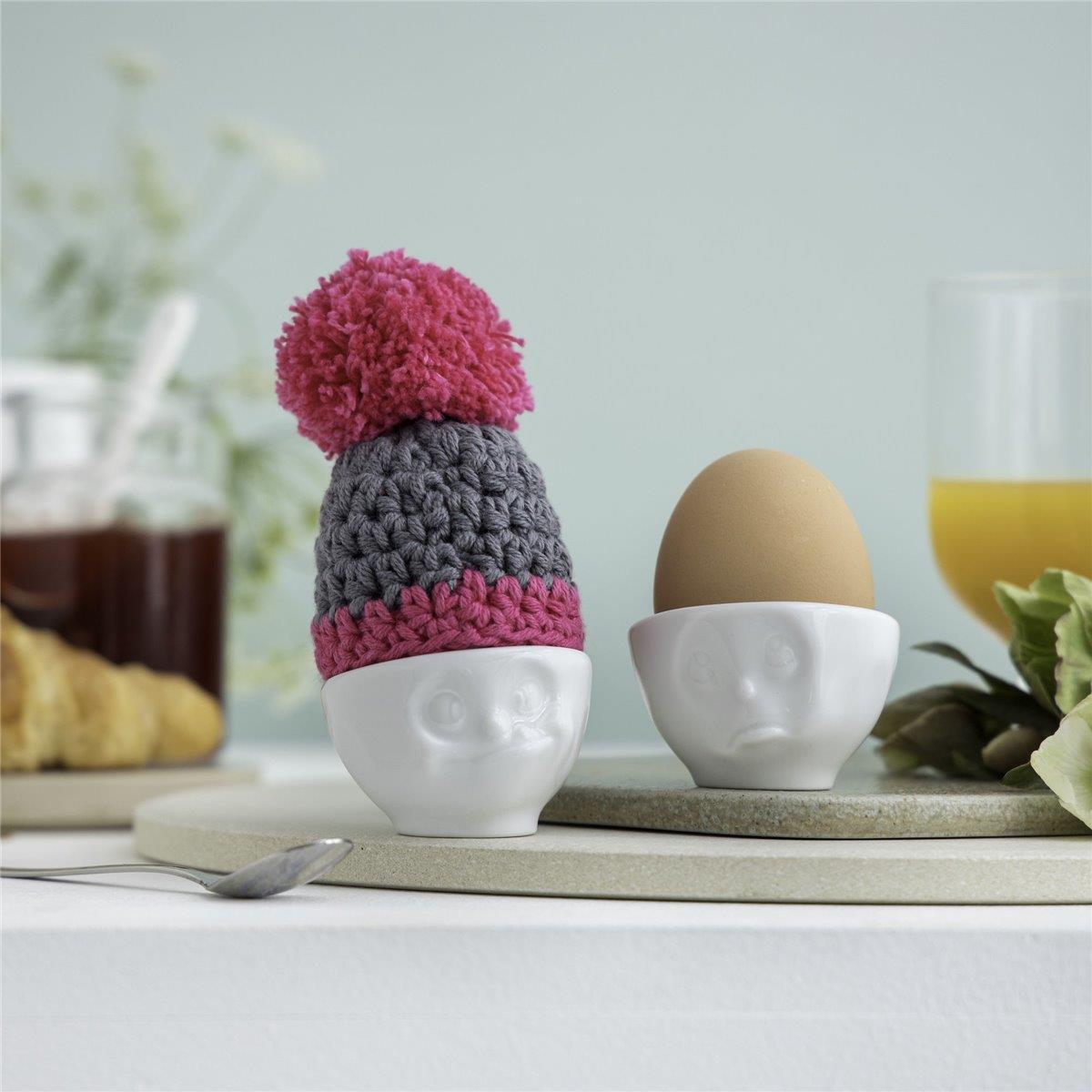 TV Tasse Eierbecher Mützchen gehäkelt Grau/Magenta Eierwärmer