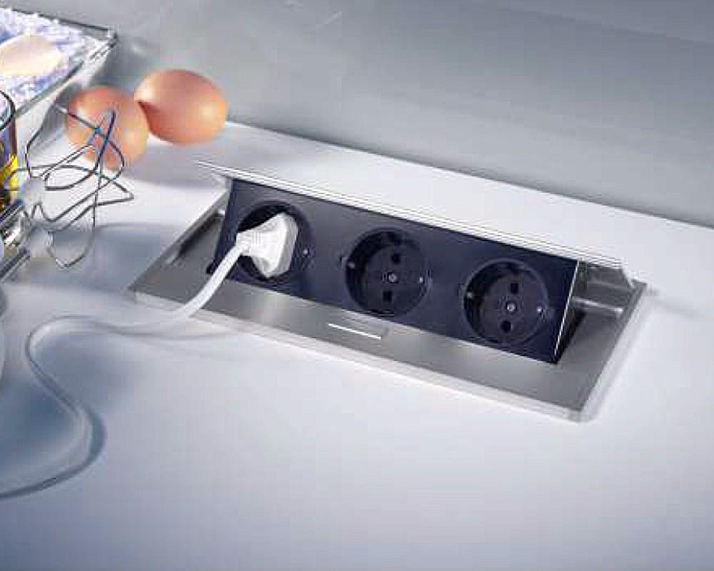 Thebo Tischsteckdose 17126 APS 11 3fach und Klappdeckel ALU